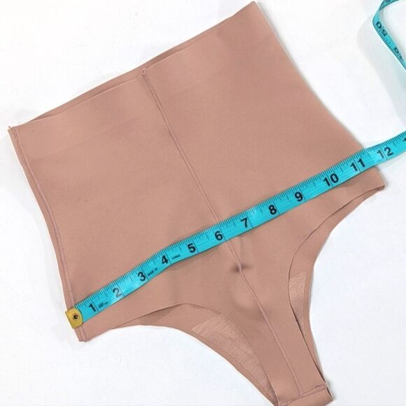 Juicy Couture high waisted sculpting thong - Picture 4 of 6